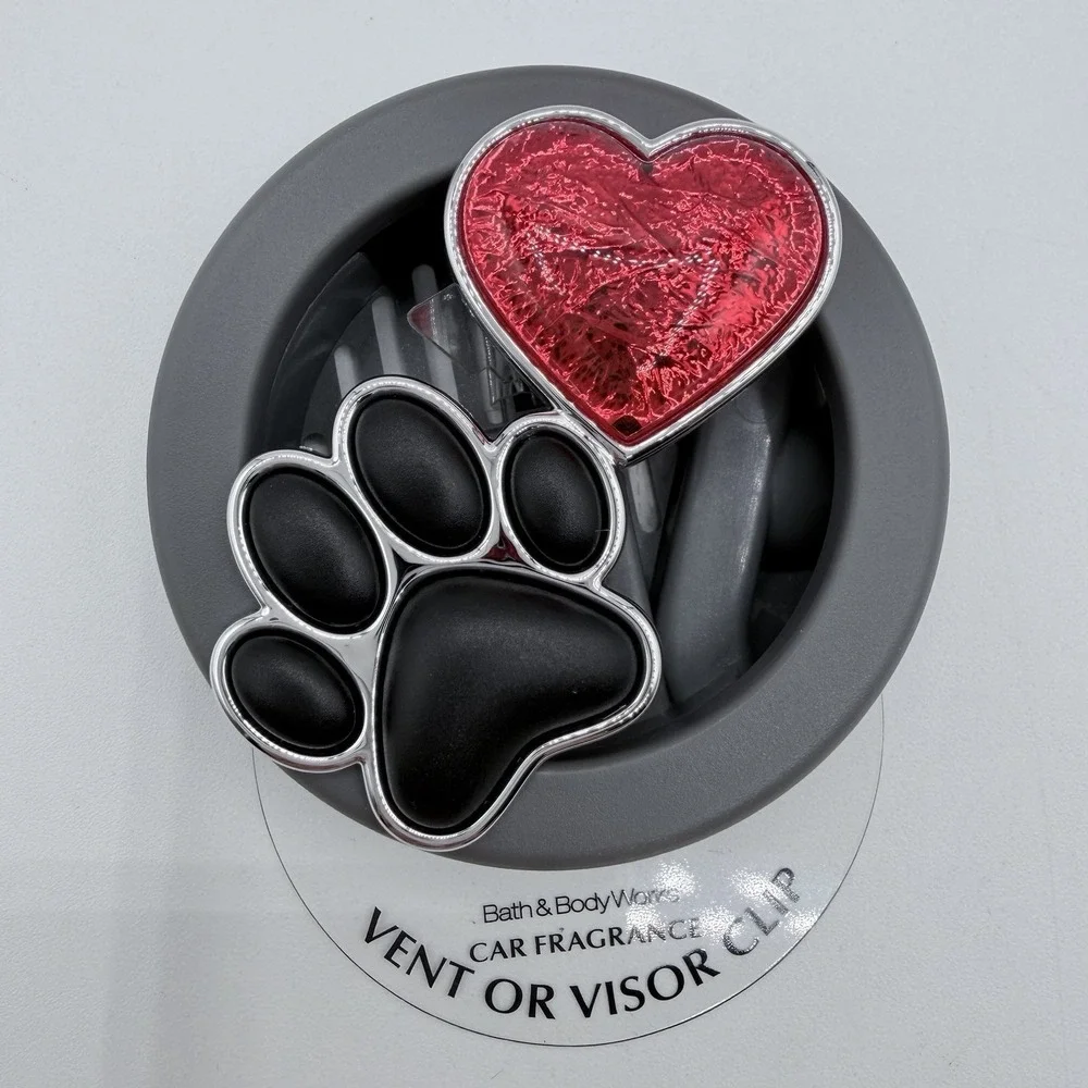 Bath & Body‎ Works Paw Print Red Heart Scentportable Car Fragrance Holder